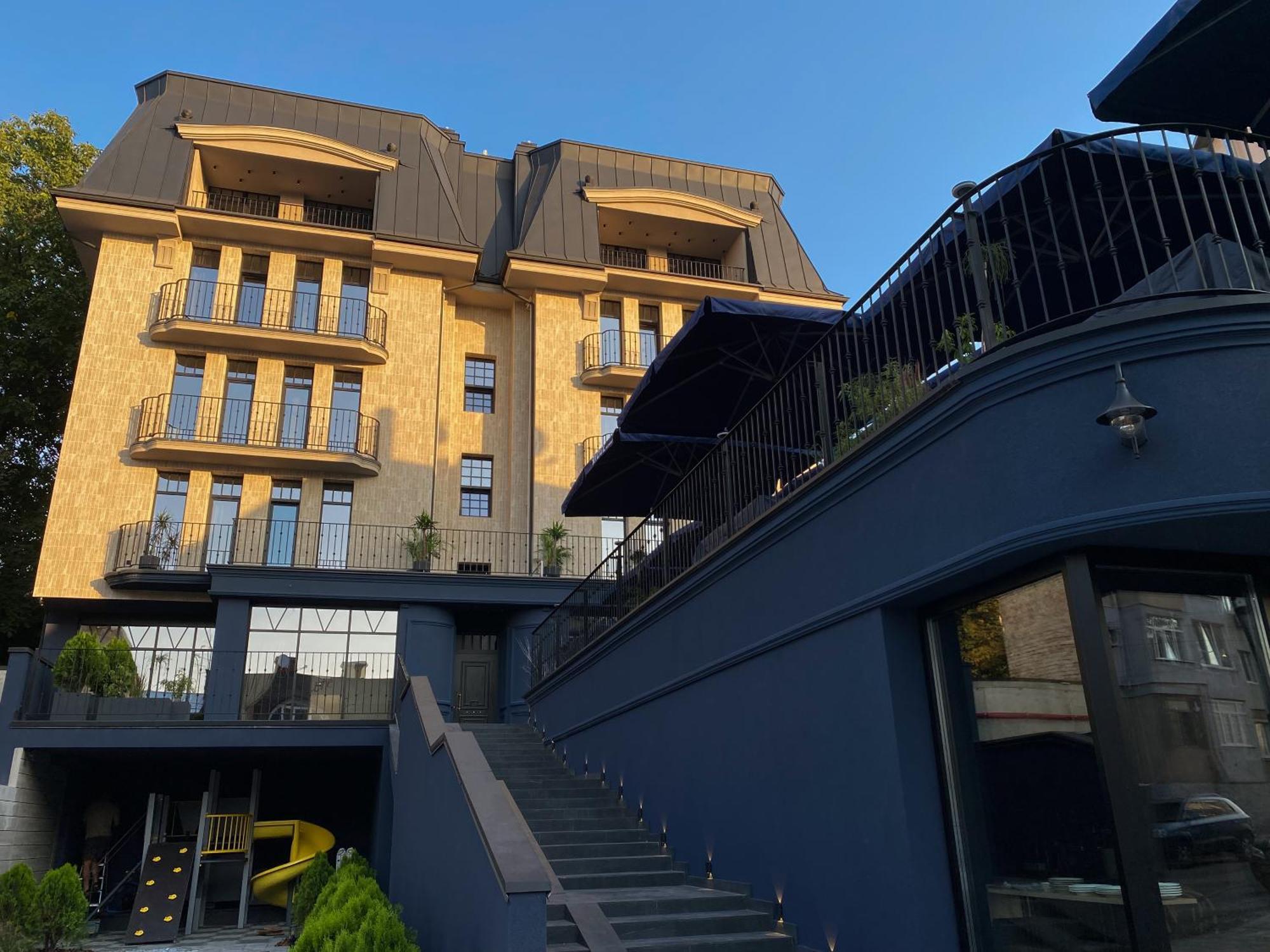 Ridge Apartments チェルニウツィー エクステリア 写真