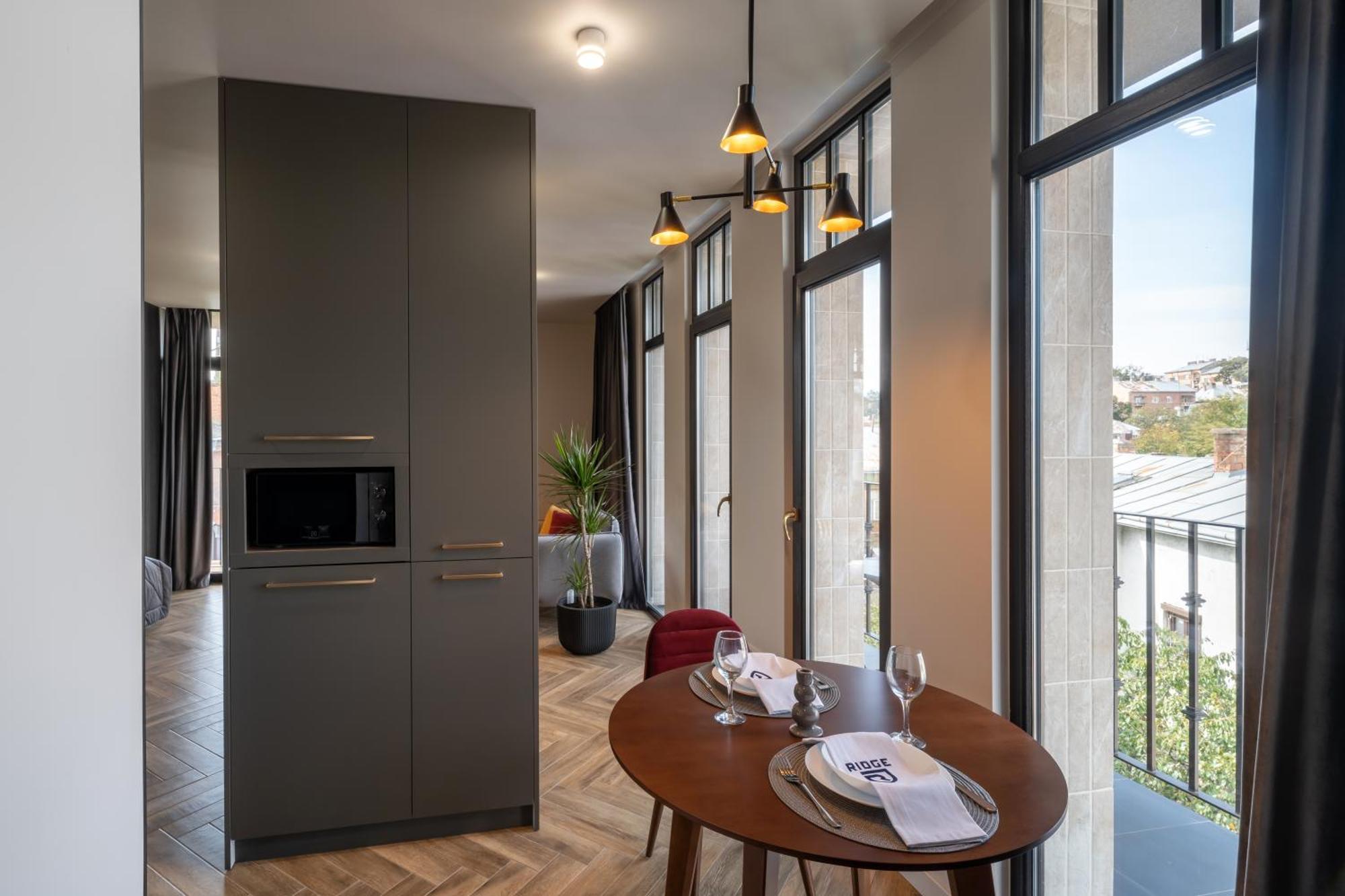 Ridge Apartments チェルニウツィー エクステリア 写真