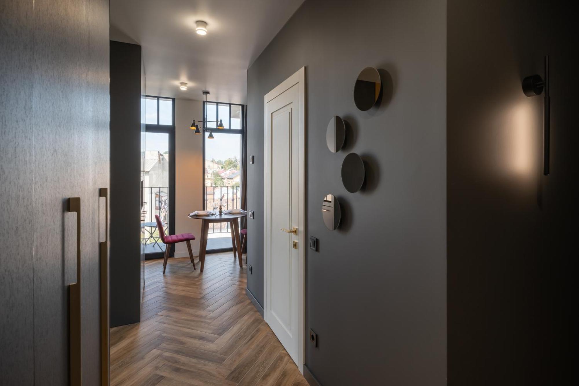 Ridge Apartments チェルニウツィー エクステリア 写真