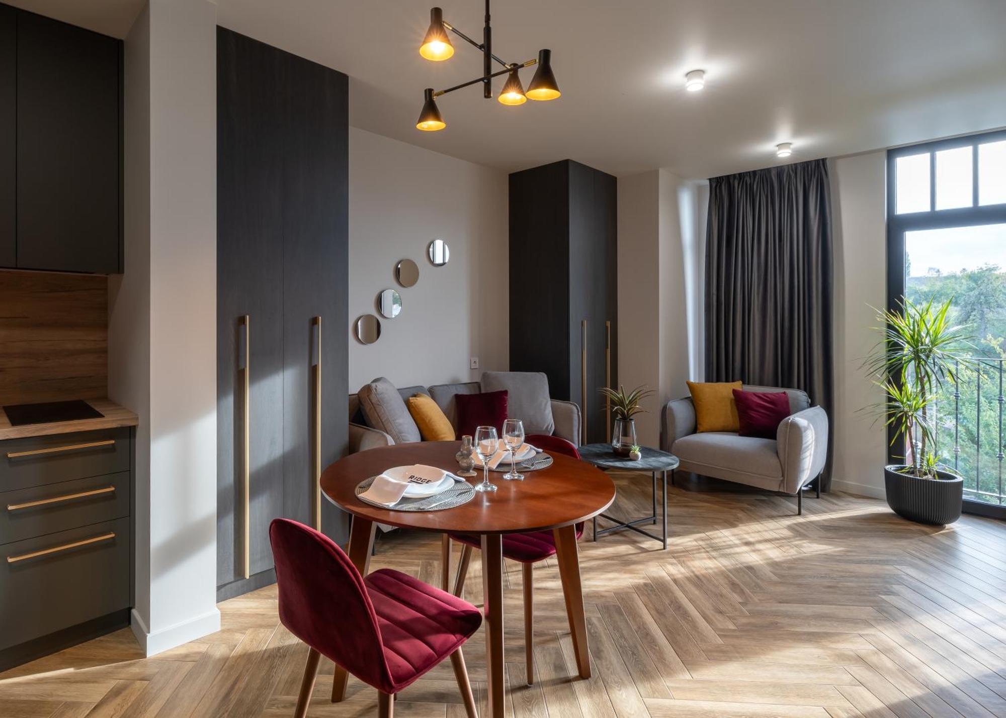 Ridge Apartments チェルニウツィー エクステリア 写真